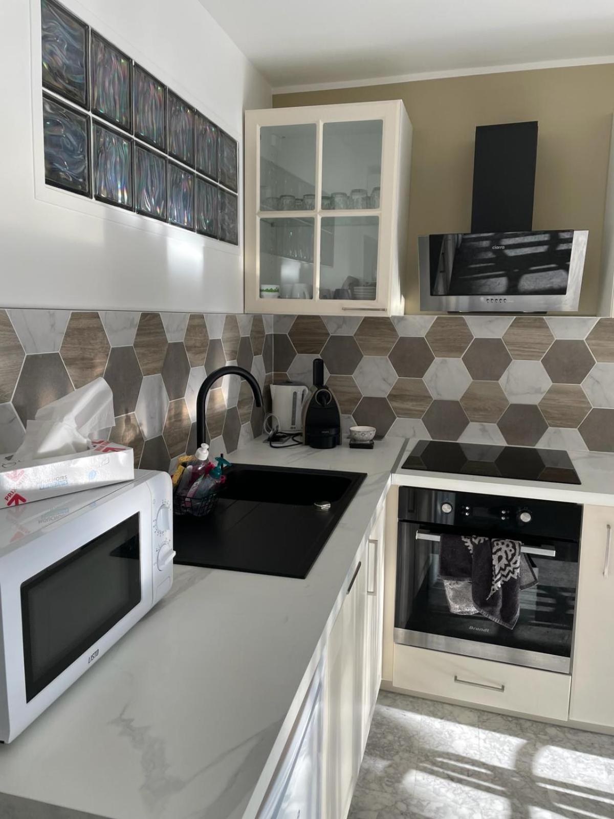 Immeuble Le Regency, Appartement 4 Pieces, 80 Metres De La Plage Menton Exterior foto