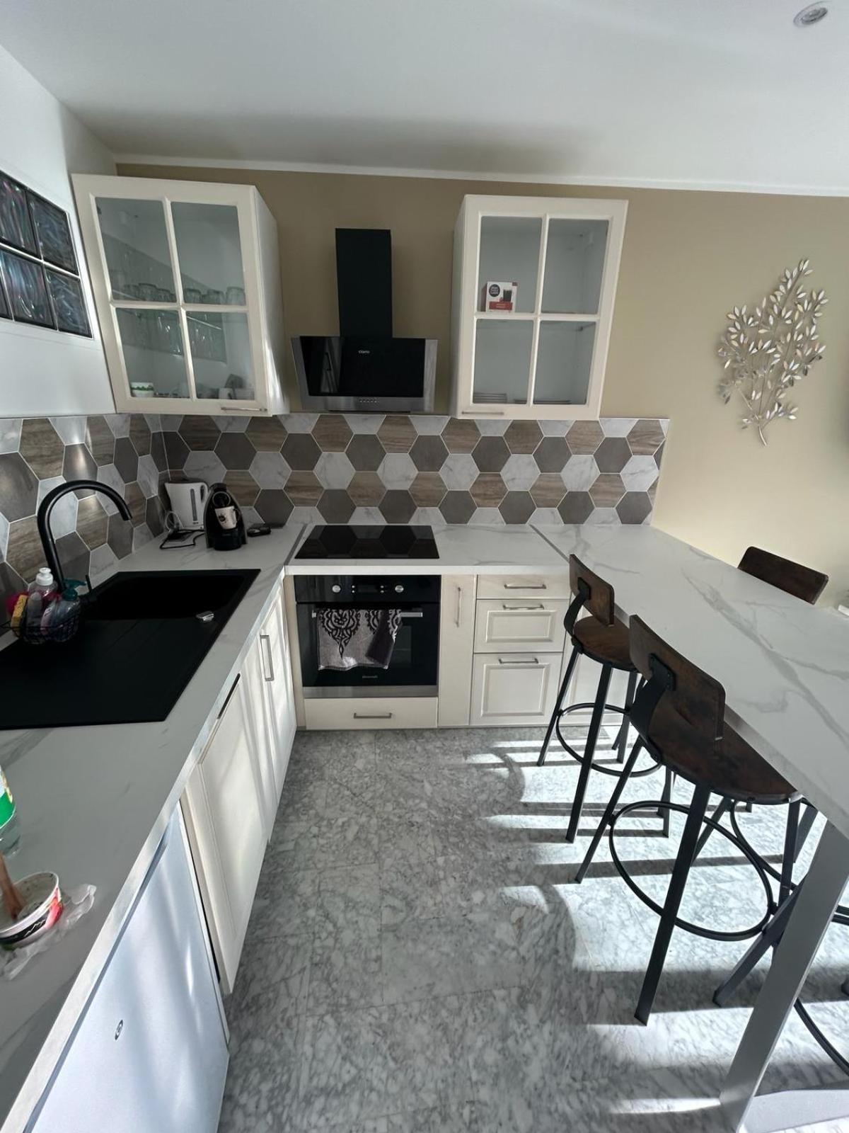 Immeuble Le Regency, Appartement 4 Pieces, 80 Metres De La Plage Menton Exterior foto